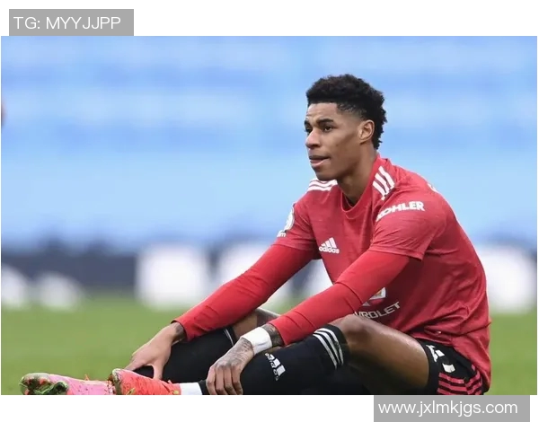 足球明星遭遇恶搞大作战笑料不断引发球迷热议与欢笑